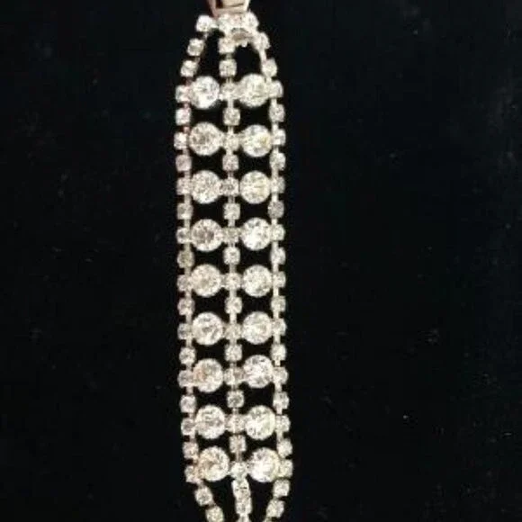 Vintage Rhinestone Bracelet and Clip On Earring Set - Picture 5 of 10